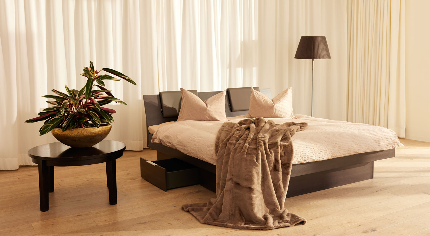 AKVA Wasserbett - Im Parkhotel