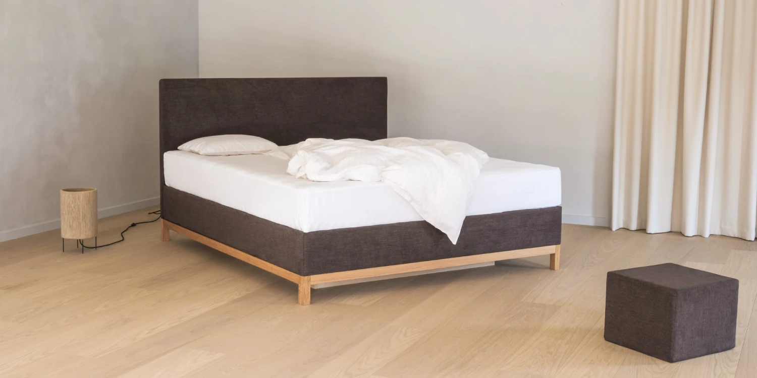 Das Wasserbett-Model Carla von Akva.