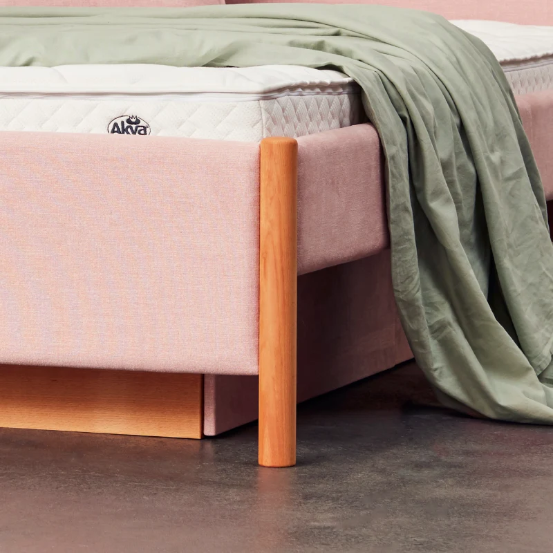 Ein Fuss des Wasserbett-Modells Nori.